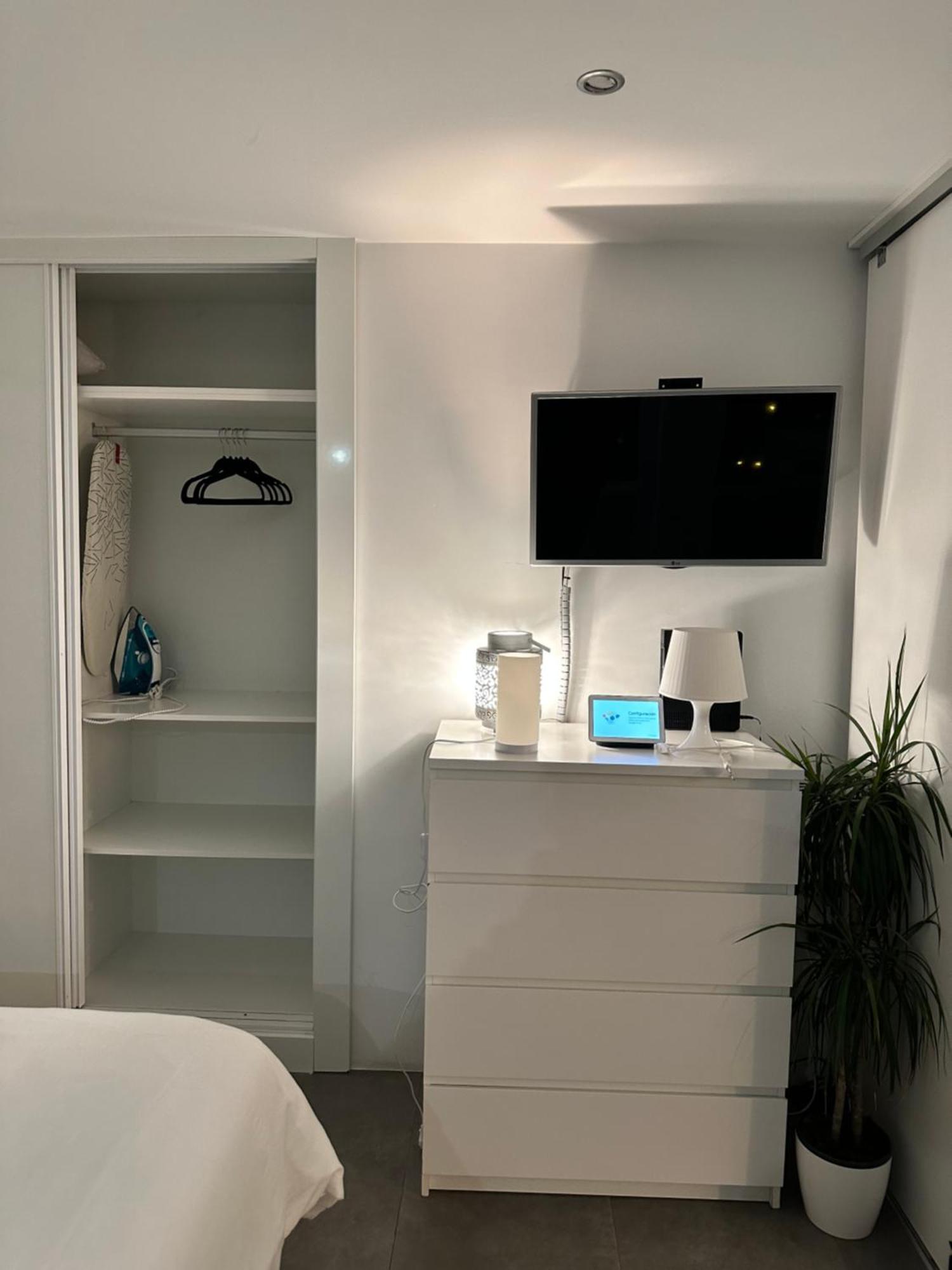 Lotus Apartment Аликанте Екстериор снимка