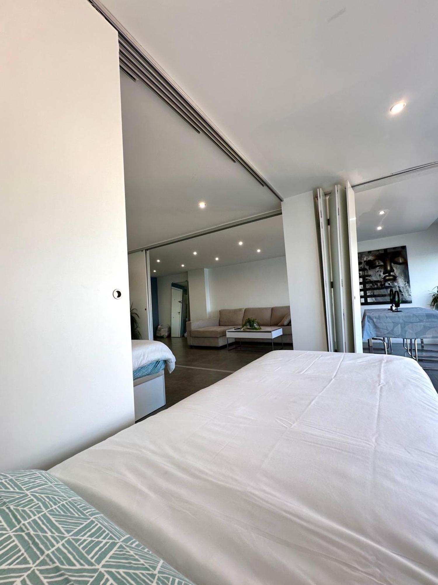 Lotus Apartment Аликанте Екстериор снимка